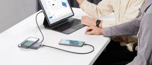 Dockingstationen und Power Banks